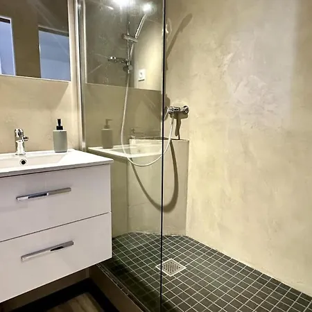 Apartment 091-les Cyprianes - 2 Pers - Parking - Piscine *